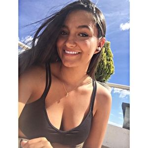 Meet your Posher, Manuela